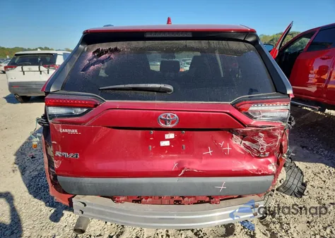 2021 Toyota Rav4 Le z USA, uszkodzony, nr VIN 2T3H1RFV3MW128953